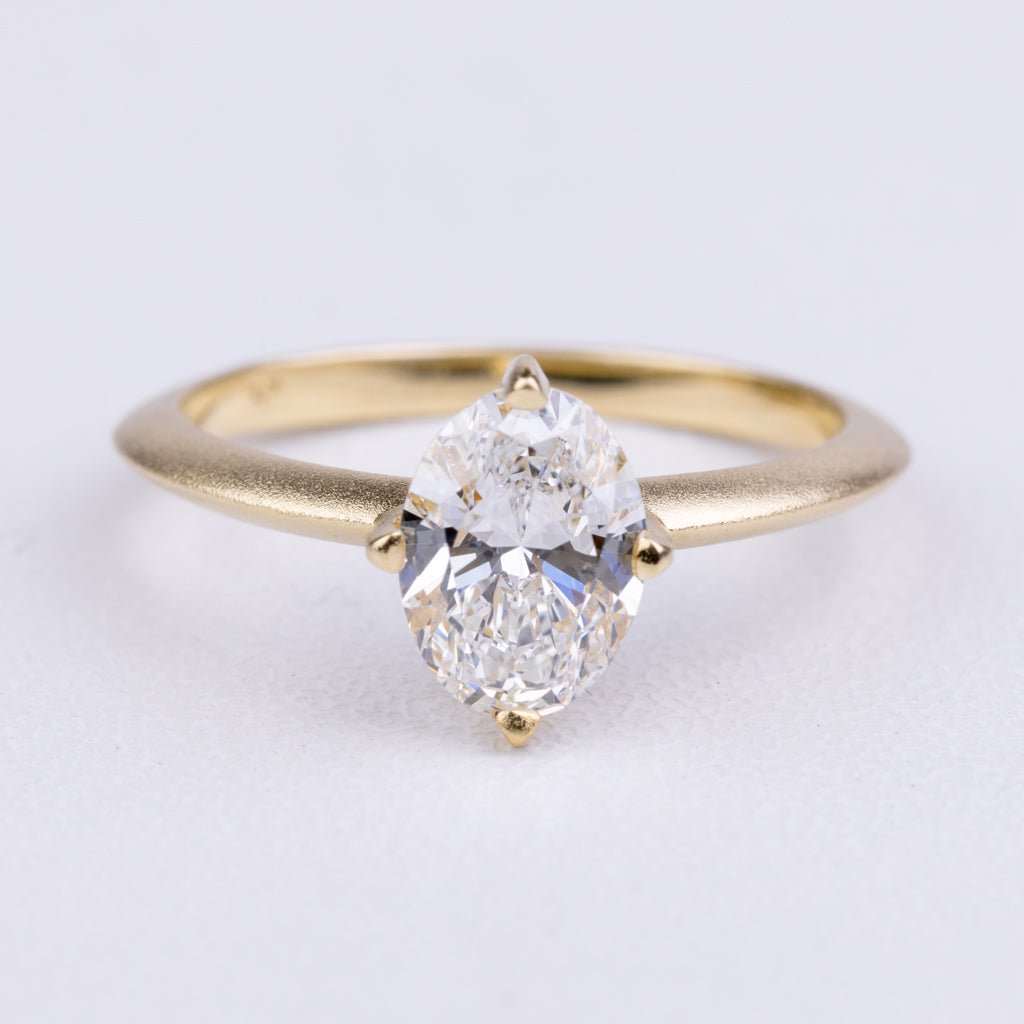 Savannah Oval Diamond Engagement Ring - Davidson JewelsDiamond Engagement Ring18k yellowOval